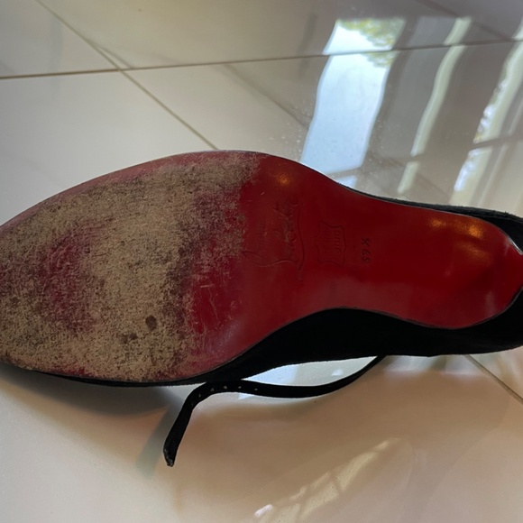 Designer Christian Louboutin Suede Pumps - Picture 7 of 8